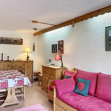 2 Pieces Au Centre De Avec Balcon, Parking Et Proche Bus - Fr-1-560-2 Apartment Combloux