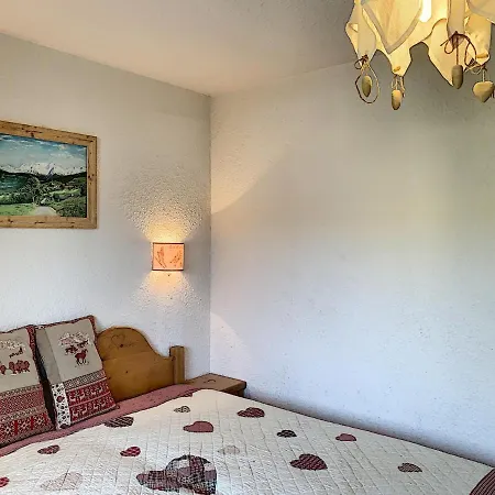 2 Pieces Au Centre De Avec Balcon, Parking Et Proche Bus - Fr-1-560-2 Apartment Combloux